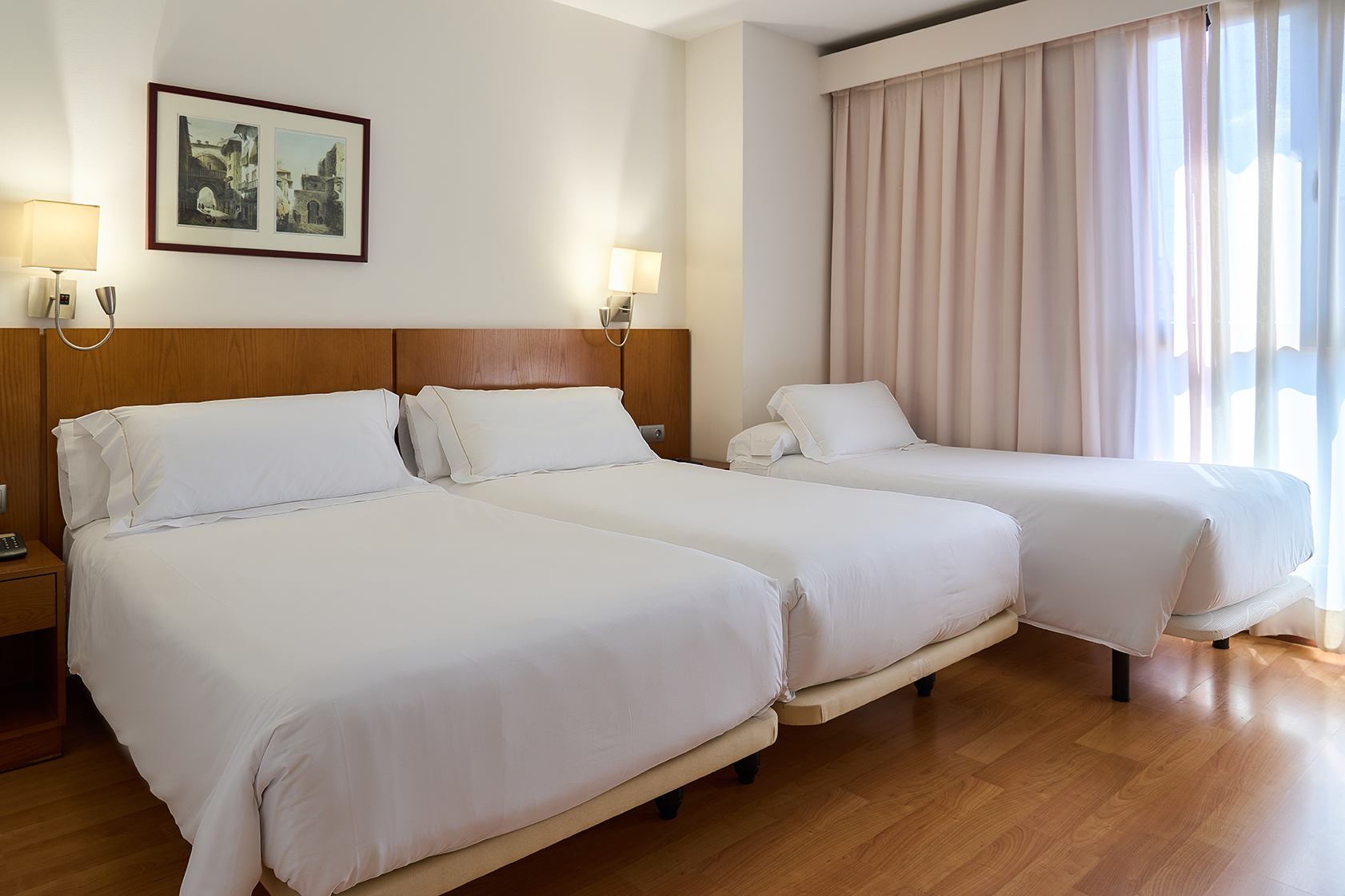 001_alta_senatorgranada Triple.jpg